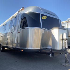 2016 Airstream Classic 30RBQ Queen