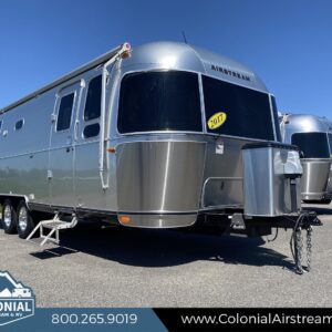 2017 Airstream Flying Cloud 26RBQ Queen